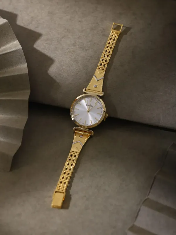 Gold Female Watch Lw14