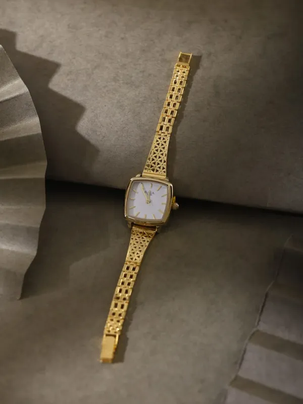 Gold Female Watch Lw16