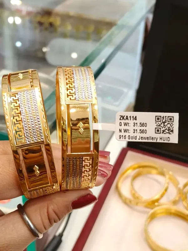 Gold kara Zka114