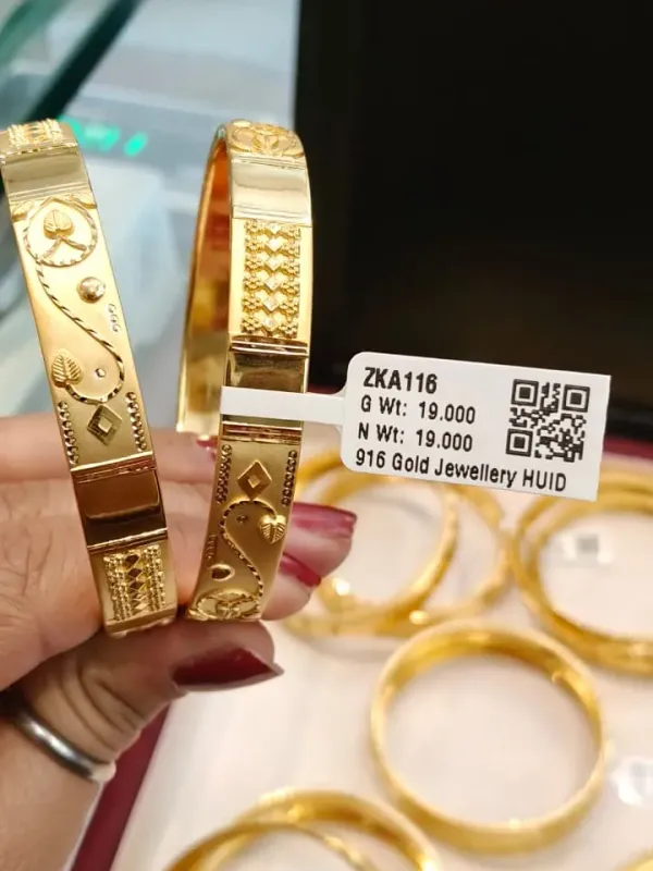 Gold kara Zka116