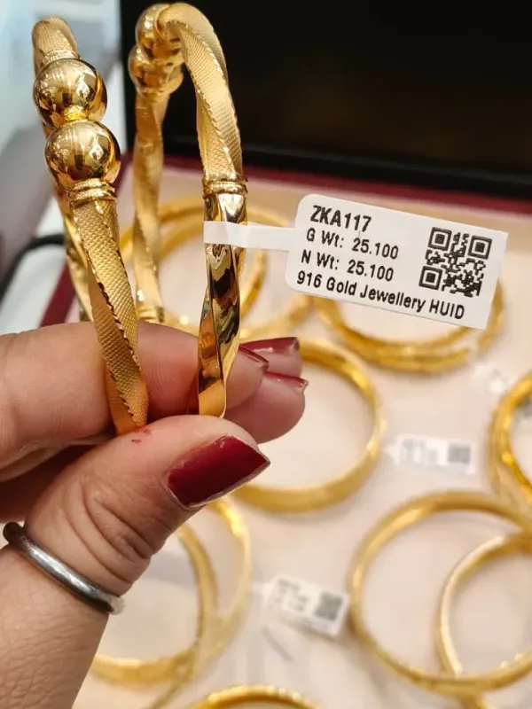 Gold kara Zka117