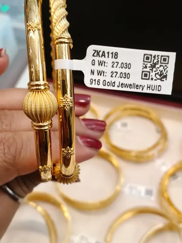 Gold kara Zka118