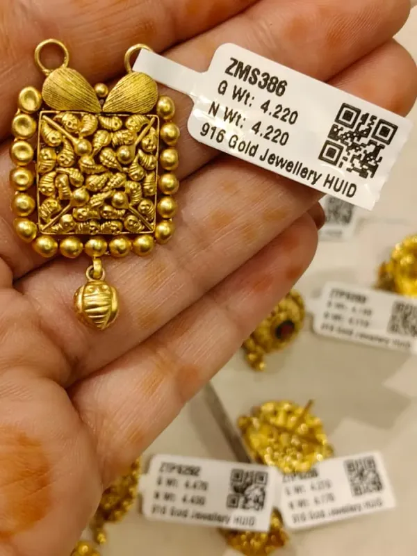 Gold Antique Mangalsura Pendent Zms386