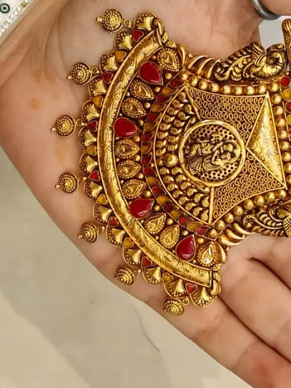 Gold Antique Mangalsutra Pendent Zms394